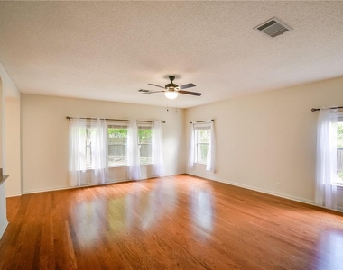 1706 Chino Cv - Photo Thumbnail 7