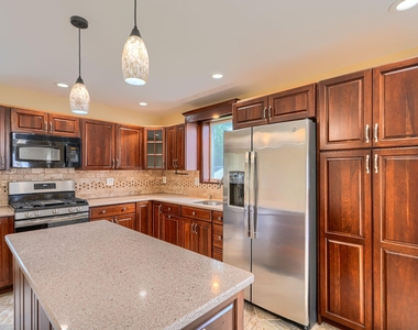 4118 Slater Avenue - Photo Thumbnail 7