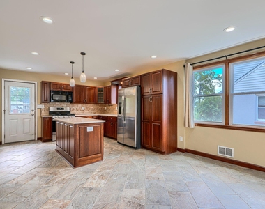 4118 Slater Avenue - Photo Thumbnail 6