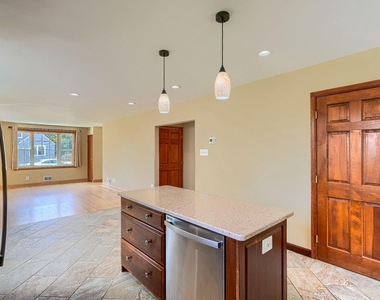 4118 Slater Avenue - Photo Thumbnail 3