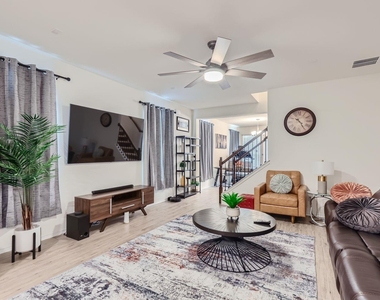 2110 Goji Ln - Photo Thumbnail 4
