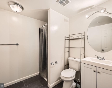 2401 Kevsway Court - Photo Thumbnail 20