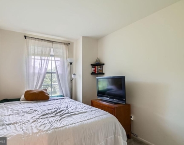 2401 Kevsway Court - Photo Thumbnail 16