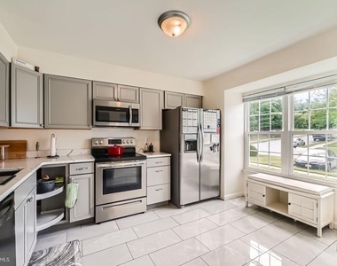 2401 Kevsway Court - Photo Thumbnail 3
