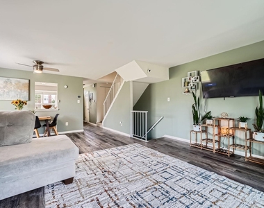 2401 Kevsway Court - Photo Thumbnail 6