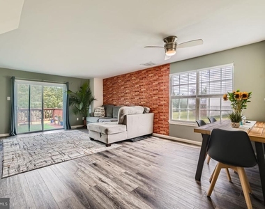 2401 Kevsway Court - Photo Thumbnail 7