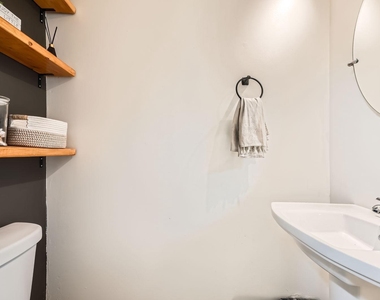 2401 Kevsway Court - Photo Thumbnail 5