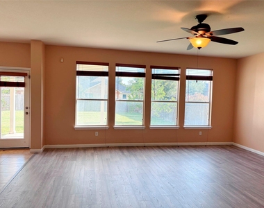 4116 Meadow Bluff Way - Photo Thumbnail 5