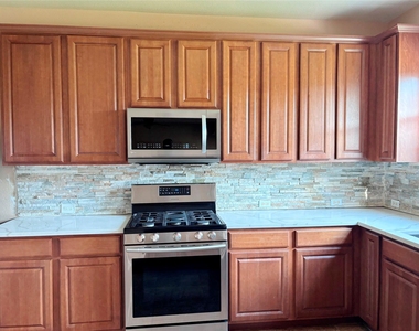 4116 Meadow Bluff Way - Photo Thumbnail 3