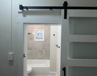 2807 Clifton Avenue - Photo Thumbnail 18