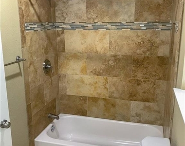 10511 Robinwood Cir - Photo Thumbnail 18