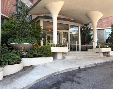1 E University Parkway - Photo Thumbnail 3