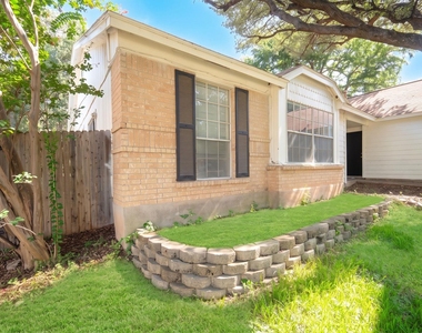 12002 Arrowwood Dr - Photo Thumbnail 2