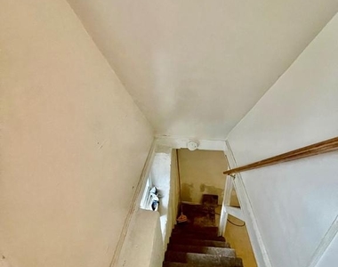 2914 Clearview Avenue - Photo Thumbnail 11