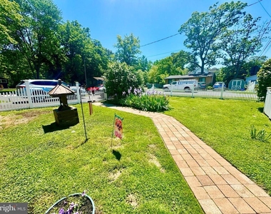 4740 Frederick Avenue - Photo Thumbnail 17