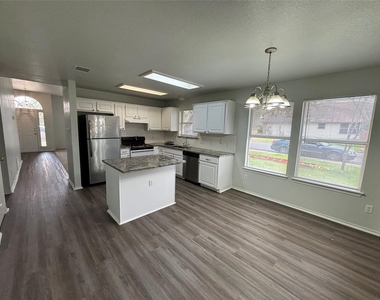 8616 Devine Ln - Photo Thumbnail 3