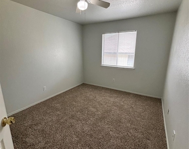8616 Devine Ln - Photo Thumbnail 9