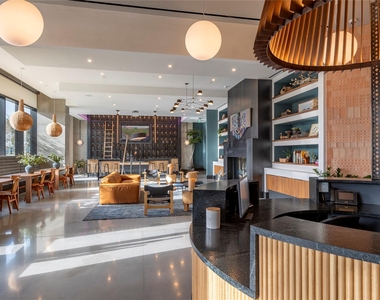 84 East Ave - Photo Thumbnail 9