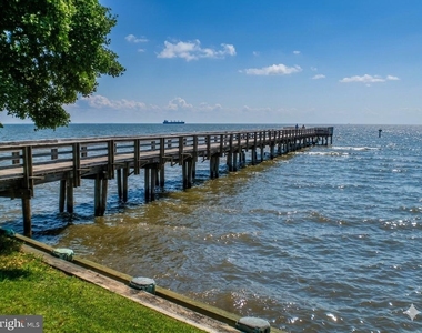 6002 Melbourne Avenue - Photo Thumbnail 9