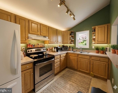 6002 Melbourne Avenue - Photo Thumbnail 5
