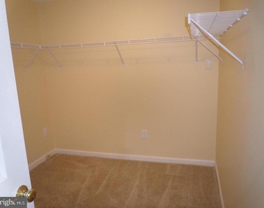 621 Alabama Avenue - Photo Thumbnail 5