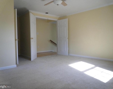 621 Alabama Avenue - Photo Thumbnail 4