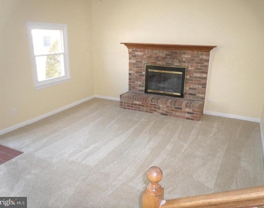 621 Alabama Avenue - Photo Thumbnail 10