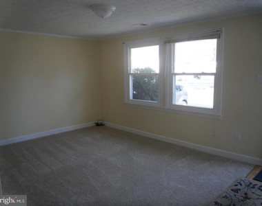 621 Alabama Avenue - Photo Thumbnail 6