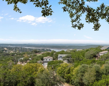 20802 Bonanza St - Photo Thumbnail 8