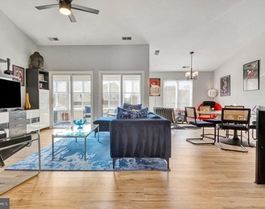 297 Lakeside Drive - Photo Thumbnail 2