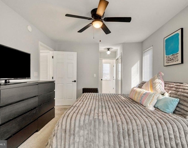 297 Lakeside Drive - Photo Thumbnail 20
