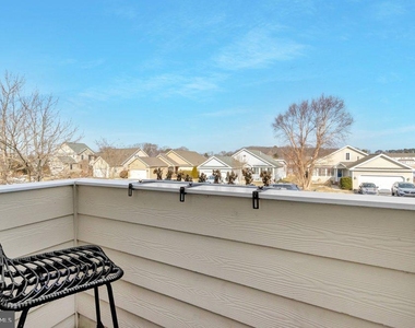 297 Lakeside Drive - Photo Thumbnail 16