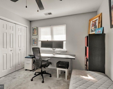 297 Lakeside Drive - Photo Thumbnail 13