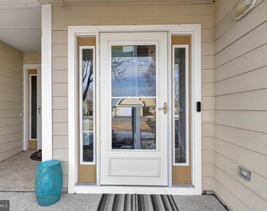 297 Lakeside Drive - Photo Thumbnail 1