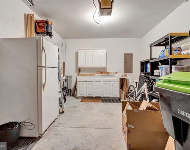 297 Lakeside Drive - Photo Thumbnail 25