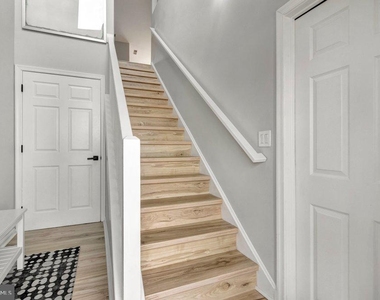 297 Lakeside Drive - Photo Thumbnail 3