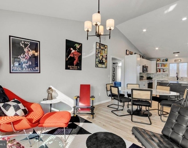 297 Lakeside Drive - Photo Thumbnail 8