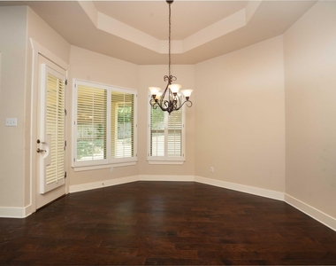 210 Rivulet Ln - Photo Thumbnail 10