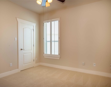 210 Rivulet Ln - Photo Thumbnail 23