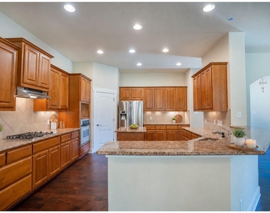 210 Rivulet Ln - Photo Thumbnail 7