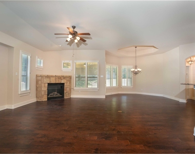 210 Rivulet Ln - Photo Thumbnail 6