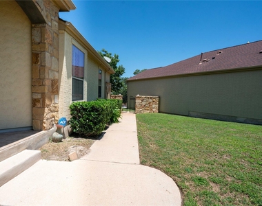 210 Rivulet Ln - Photo Thumbnail 4