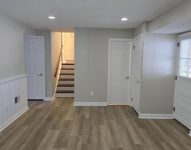 12 Ritter Lane - Photo Thumbnail 10