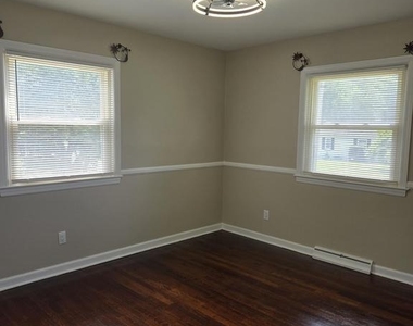 12 Ritter Lane - Photo Thumbnail 28
