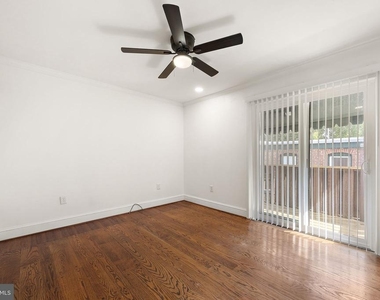 925 Lovering Avenue - Photo Thumbnail 8