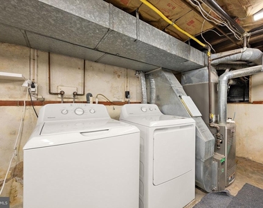 925 Lovering Avenue - Photo Thumbnail 14