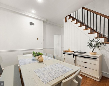 925 Lovering Avenue - Photo Thumbnail 4