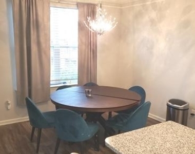 949 Manor Avenue N - Photo Thumbnail 14