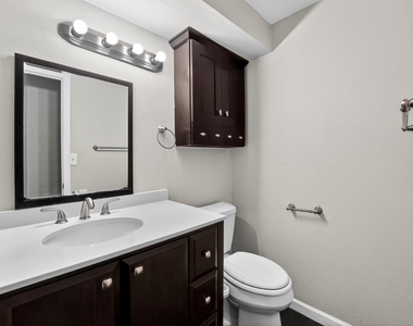 20600 Bonanza St - Photo Thumbnail 4