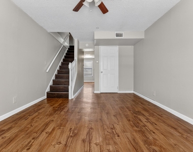 20600 Bonanza St - Photo Thumbnail 14